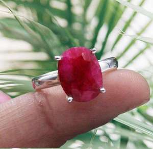 Bague pour femme de style classique vintage faite à la main en argent sterling 925 avec rubis rouge et pierres précieuses, réglage de tension certifié IGI - Product Image 5