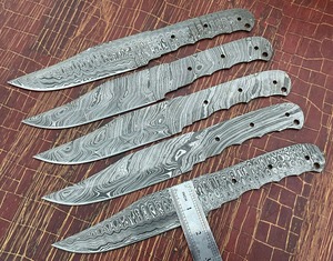 Lotto di migliore qualità di 5 pezzi di coltelli da caccia con lame vuote in acciaio forgiato damasco con coltelli. - Product Image 6