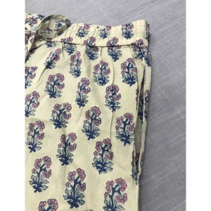 กางเกงขาสั้นผ้าฝ้ายพิมพ์ลายบล็อก 100% - ไซส์เล็ก ระบายอากาศได้ดี ดีไซน์เอวกลาง พร้อมลวดลายตกแต่ง - Product Image 1