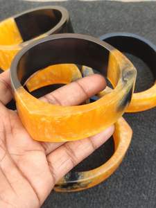 Bracelets en résine pour fêtes de mariage Cadeau d'anniversaire Bracelet en résine Bracelets en résine tendance pour fêtes Bracelet de mariage multicolore - Product Image 4