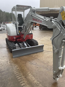 OFFRE DE LIQUIDATION LIMITÉE 2026 Mini-Excavatrices TAKEUCHI TB335R - Product Image 1