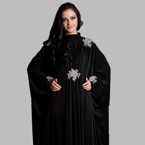 Abaya negra de lujo para mujeres musulmanas en Oriente Medio - Product Image 1
