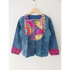 Veste en jean courte d'hiver indienne, tissée, respirante, patchwork, imprimé floral à la main, décontractée pour femmes - Product Image 3