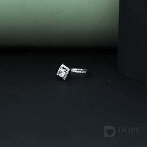 Bague Moissanite en acier inoxydable plaqué or 14KT Taille unique de pointeur Cadeau d'anniversaire de fête de mariage classique Son idée de fiançailles - Product Image 3