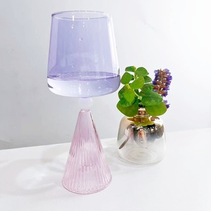 Copa de vidrio de borosilicato alto hecha a mano, <span class=keywords><strong>taza</strong></span> púrpura <span class=keywords><strong>pastel</strong></span> y base de cono <span class=keywords><strong>Rosa</strong></span> acanalado para decoración del hogar - Product Image 1