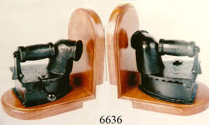 Indian Wholesale Supplier Nautical Gimble Metal & Wooden Compass <b>Bookend</b> Pair Elegant Metal Crafts for Home Decor & Organization - Product Image 3