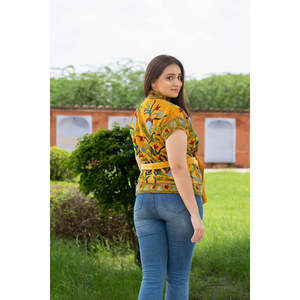 Gilet en velours moutarde réversible fait main pour un look élégant, finitions soignées pour la saison printanière - Product Image 2