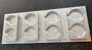 Producto de metal de aluminio de placa de moldeo a presión de ocho cavidades - Product Image 2