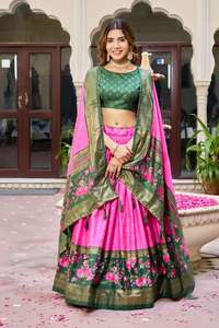 Rosebarry Dola soie Surat Lehenga Choli élégant vêtements traditionnels indiens en ligne - Product Image 2