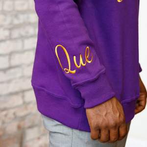 HBCU Que educado Chenille sudadera púrpura y oro bordado parche mezcla de algodón fraternidad griega Divine Nine HBCU ropa - Product Image 4