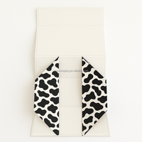 Boîtes cadeaux personnalisées de luxe haut de gamme pliables en papier avec estampage et gaufrage pour l'emballage, impression avec laminage mat