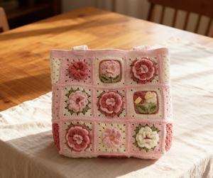 Sac bandoulière en crochet fait main avec fleurs, fermeture éclair, broderies, deux sangles, vente en gros d'usine, design élégant en polyester, idéal pour le shopping - Product Image 3