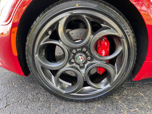 Titolo pulito usato 2020 <span class=keywords><strong>ALFA</strong></span> <span class=keywords><strong>ROMEO</strong></span> 4C edizione di lancio coupé RWD pronto per la spedizione-consegna porta a porta - Product Image 6
