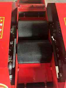 Preço de Fábrica: Moedor de Grãos, Triturador de Ração e Pellets de Milho Quebrados, Britador de Rolo para Ração e Pellets de Amendoim - Product Image 4