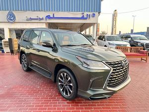Lexus LX <span class=keywords><strong>570</strong></span> 5.7L V8 Signature Black Edition 2021 d'occasion authentique, propre et prêt à rouler - Product Image 5