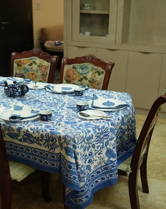 Belle nappe en coton imprimé bloc bleu Design floral de luxe Esthétique de la maison Technique tissée pour la couverture de la table à manger - Product Image 4