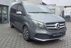 Furgoneta V-Class Usada de 2022, 50001-75000 Millas, Motor 4.1-6L, Transmisión Automática, Asientos de Cuero, Lista para Conducir - Product Image 5