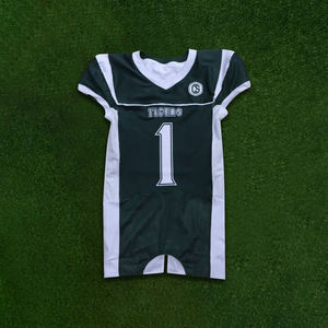 Camiseta de fútbol de moda de poliéster de malla naranja negra personalizada para clubes y equipos uniformes de fútbol americano fabricados en Pakistán - Product Image 4