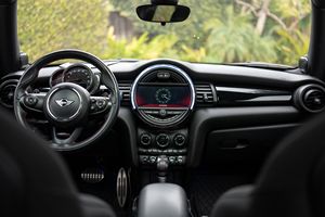 MI-ni Co-op-er John Cooper 2019 MÁS VENDIDO, TRANSMISIÓN AUTOMÁTICA, 4 CILINDROS - Product Image 5