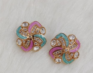 Boucles d'oreilles Moissanite de haute qualité Meenakari travail boucles d'oreilles d'usure minimale idéales pour les tenues de fête, tenue décontractée légère, confortable - Product Image 2