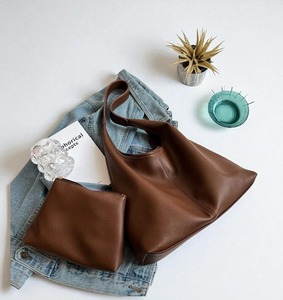 Sac à main classique en cuir pour femme avec sangle réglable, parfait pour le travail et les sorties de week-end, le plus vendu - Product Image 4