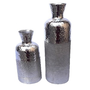 Vase à fleurs en aluminium classique ensemble de 2 pour la maison et l'hôtel Vase à plantes décoratif finition argentée Design moderne porte-fleurs en métal - Product Image 1