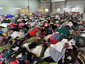 เสื้อผ้ามือสองผสมฤดูร้อน เสื้อผ้ามือสองผสมฤดูร้อนจากไต้หวัน - Product Image 2