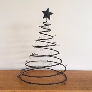 ต้นคริสต์มาสเหล็กดัดดีไซน์เนอร์ ตกแต่งสีดำ สำหรับตกแต่งบนโต๊ะ ต้นคริสต์มาสสำหรับบ้าน ของขวัญคริสต์มาสและอีสเตอร์ - Product Image 4