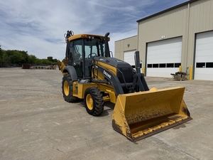 รถตักล้อยาง John Deere 320P ปี 2023 สภาพใหม่/มือสอง  มอเตอร์ไฮดรอลิกประสิทธิภาพสูง เกียร์ ปั๊ม รถตักล้อยาง  จัดส่งรวดเร็ว - Product Image 1