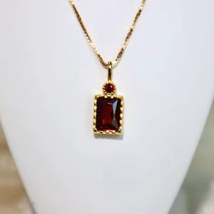 Élégant pendentif en pierre précieuse rubis en argent plaqué or 24 carats S925 Collier de style vintage Cadeau de pierre rouge pour elle - Product Image 1
