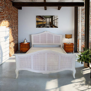 Base de Cama Elegante de Madera Sólida de Caoba Blanca Mebel International TL02, Estilo Campestre Francés - Product Image 1