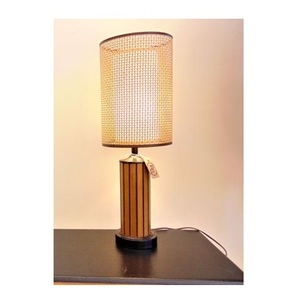 Lámpara de Mesa de Madera Estilo Mid-Century con Pantalla de Ratán Marrón Cilíndrica, LED Ra80, Luz Blanca Cálida, Decorativa para Dormitorio, E27 con Interruptor - Product Image 1