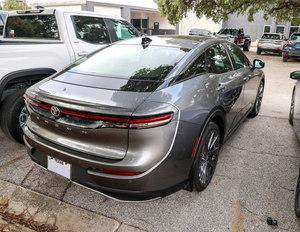 VENTES EXCEPTIONNELLES 2024 – Toyota Crown Limited Berline d'occasion - Product Image 2