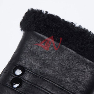 Gants de conduite en cuir de qualité supérieure, conçus pour un confort maximal et un contrôle optimal de la direction - Product Image 4