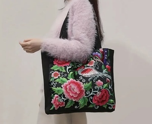 Bolso bordado de lona suave con logotipo para mujer, acabado de algodón ecológico, forma portátil, forro de poliéster, Interior Extra grande - Product Image 3