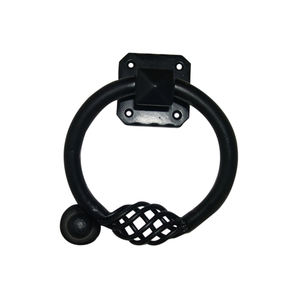 Majestuoso aldaba de puerta de latón con acabado antiguo y detalles artesanales intrincados para villas de lujo y casas tradicionales - Product Image 3