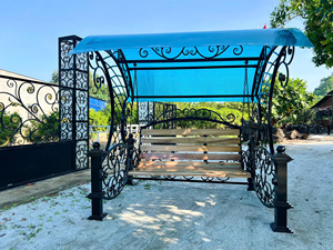 Đu sắt ngoài trời với chân đế và tán, Ghế xích đu kim loại cho sân vườn, hiên hoặc ban công với các chi tiết kiểu cổ - Product Image 2