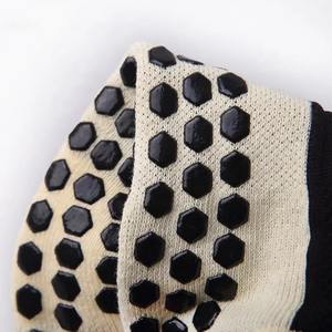 Chaussettes d'hiver pour hommes, design et logo personnalisés, best-seller, chaussettes de sport unisexes en coton, chaussettes de football pour hommes, antidérapantes, basketball - Product Image 4