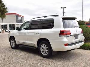 Toyota Land Cruiser 4DR SUV AWD 8L con transmisión automática, precio económico, año 2018 - Product Image 3