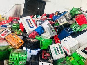 Déchets de batteries au plomb-acide sèches de qualité supérieure, pureté 99%, matériau usagé, plaques de batteries de voiture disponibles, vente en Autriche - Product Image 3