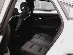 SUV Automático Inteligente con Tracción en las Cuatro Ruedas (AWD) Premium Tech, Nuevo, 0 km, 001, 2.0T, 4WD (238 hp), Blanco, Gasolina, Automático, 2024-2026 - Product Image 5