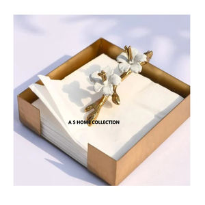 Caja de Pañuelos de Aluminio con Diseño de Flores Blancas y Doradas, Organizador de Mesa, Decoración de Comedor para Hoteles - Product Image 1
