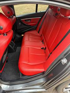 BMW 340i xDrive S-edan 2017 d'occasion en bon état, boîte manuelle 6 vitesses, transmission intégrale, intérieur rouge corail, très bien équipée - Product Image 5