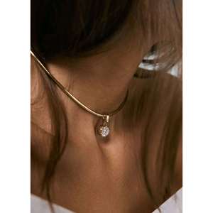 Collar con Colgante Redondo de Diamante de 2.5ct, Colección Elegante Madeleine - Product Image 3