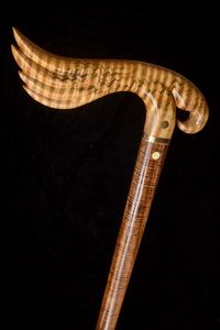 TRADITION Factory Diseño personalizado Popular 122cm Barnizado Camping Madera Senderismo Bastón - Product Image 4