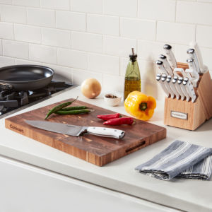 Planche à découper en bois d'acacia faite à la main tendance 15x9 pouces |   Planche à découper en bois épais avec poignée |   Utilisation en cuisine et dans les restaurants - Product Image 4