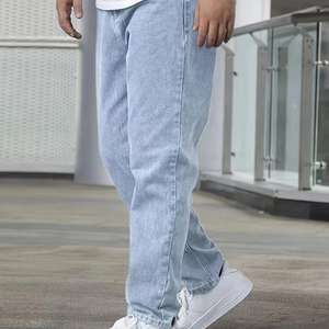 Jeans pour hommes décontractés réguliers personnalisés droite coupe ajustée tissu adoucissant respirant écologique taille moyenne lavage léger pantalon de couleur - Product Image 3