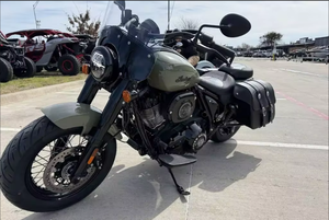 Motocicleta Indian Cruiser Super Chief Dark Horse Verde Musgo en Venta - Product Image 4