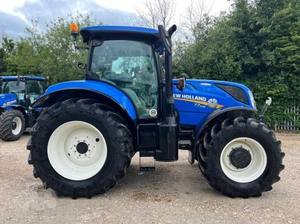 2023 T7.225/D TM190 Tractor agrícola usado barato con componentes básicos como el motor de cojinete - Product Image 4