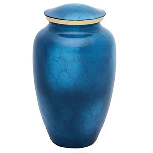 Urnas de cremación para adultos de latón a precios bajos de Venta caliente de estilo simple con urna funeraria de latón grabada a mano hecha en la India 2024 - Product Image 1